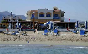 Mike'S Beach Apartments & Studios